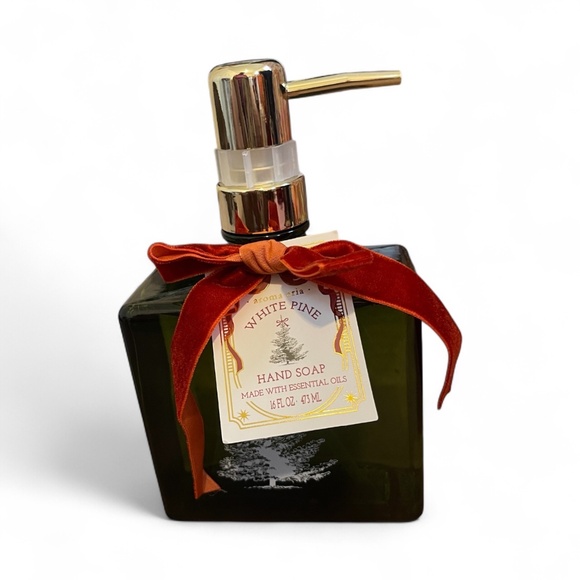 Aroma Aria White Pine Hand Soap | 16 oz Glass Bottle with Bow | Essential Oils - Picture 1 of 1